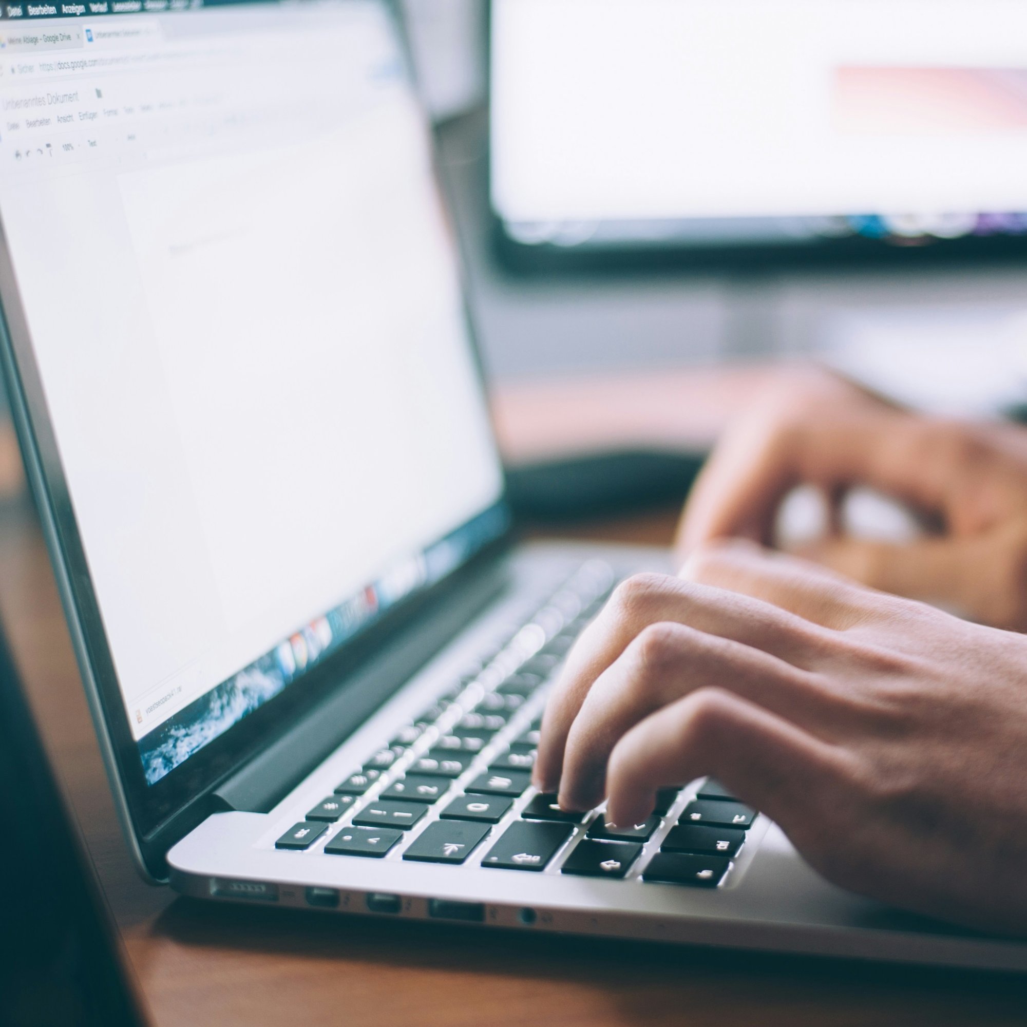 glenn-carstens-peters-npxXWgQ33ZQ-unsplash