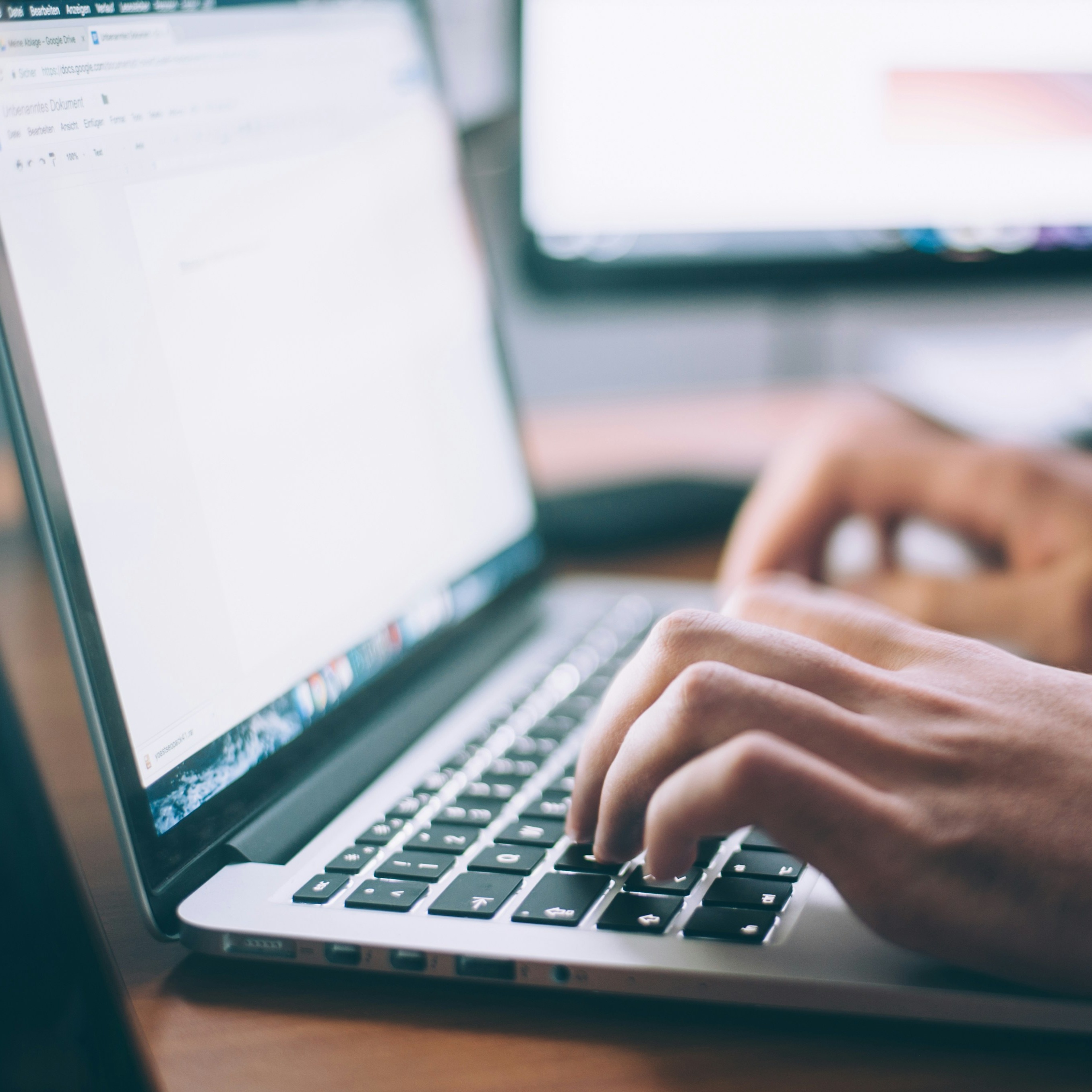 glenn-carstens-peters-npxXWgQ33ZQ-unsplash